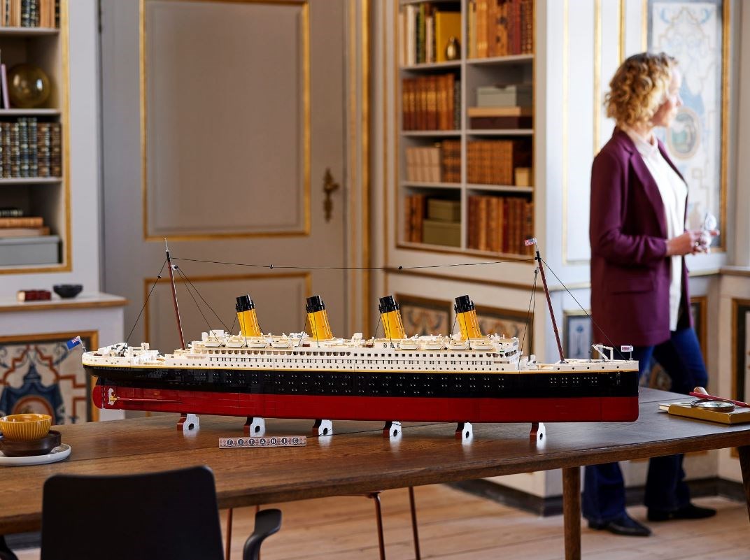 Set LEGO Icons Titanic 10294, model koleksionues, mbi 9000 pjesë, shumëngjyrësh