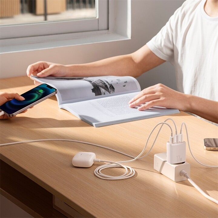 Karikues Baseus, 3xUSB-A, 17W, i bardhë