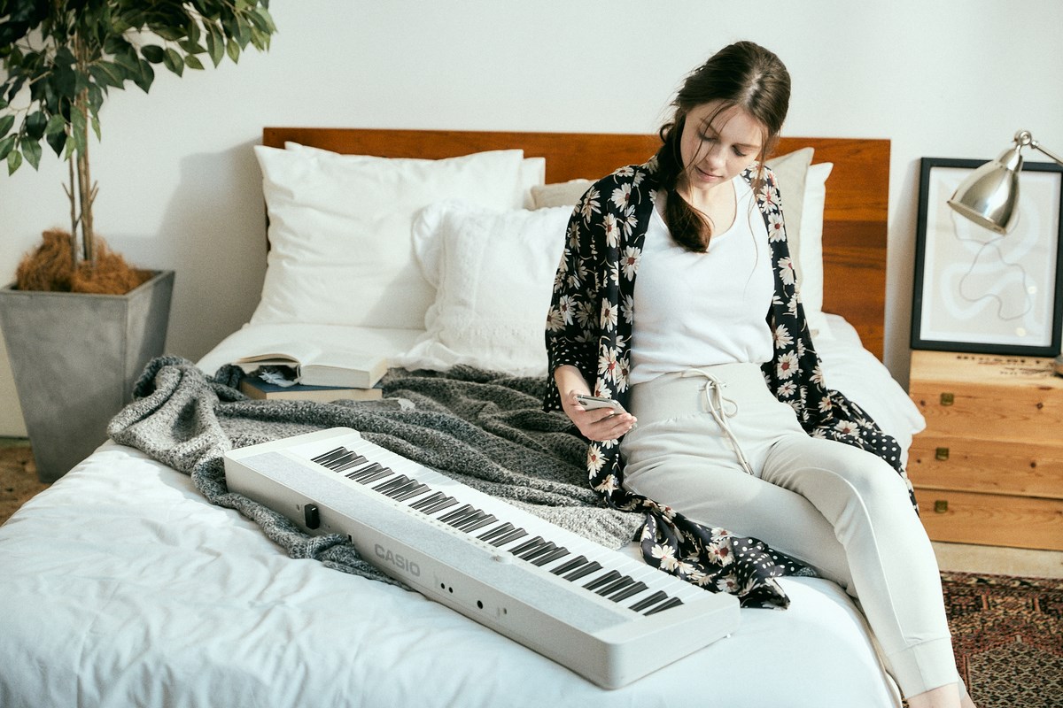 Tastierë Casio Casiotone CTS1, 61 taste, Bluetooth, e bardhë