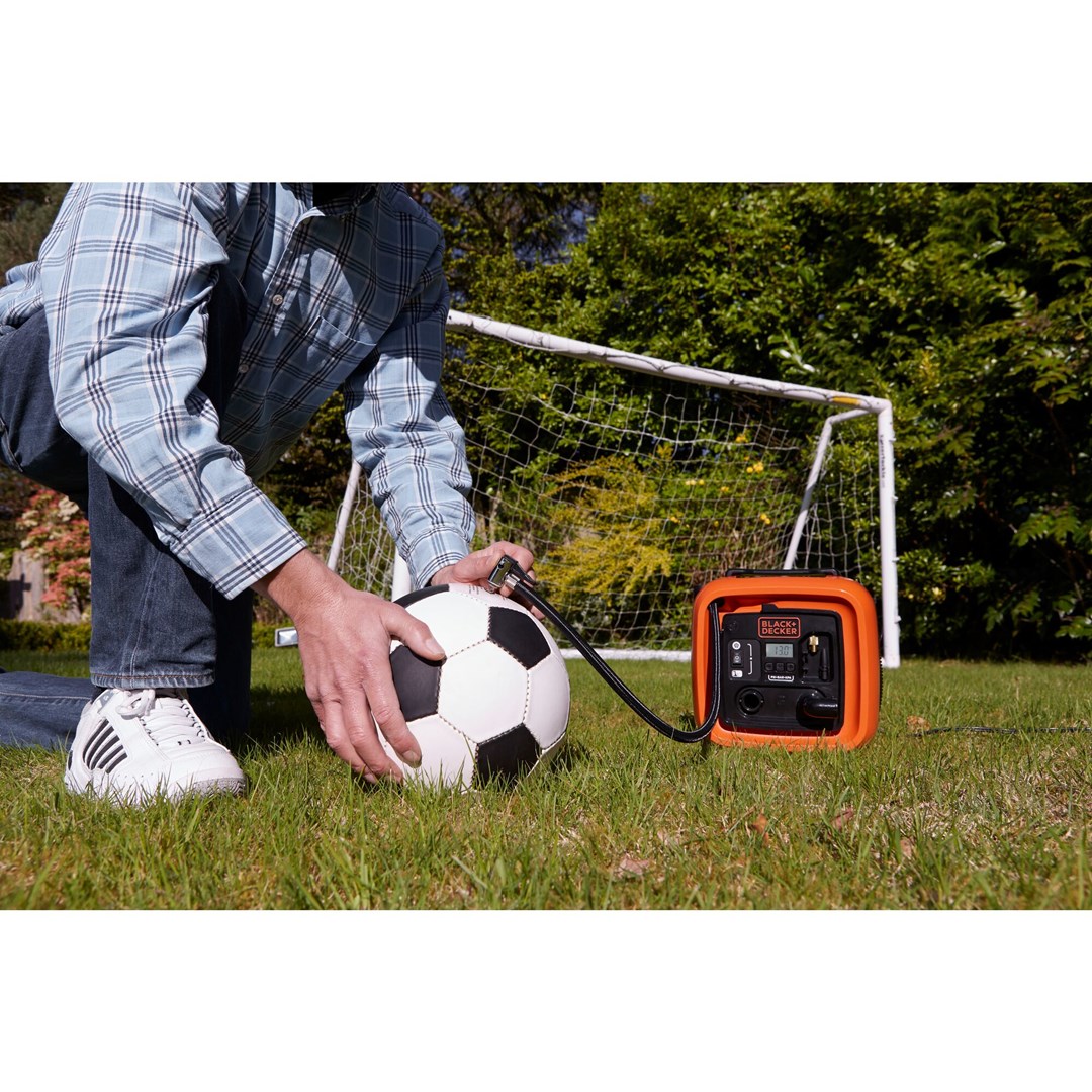 Kompresor për veturë Black&Decker ASI400, 12V, portativ, portokalli