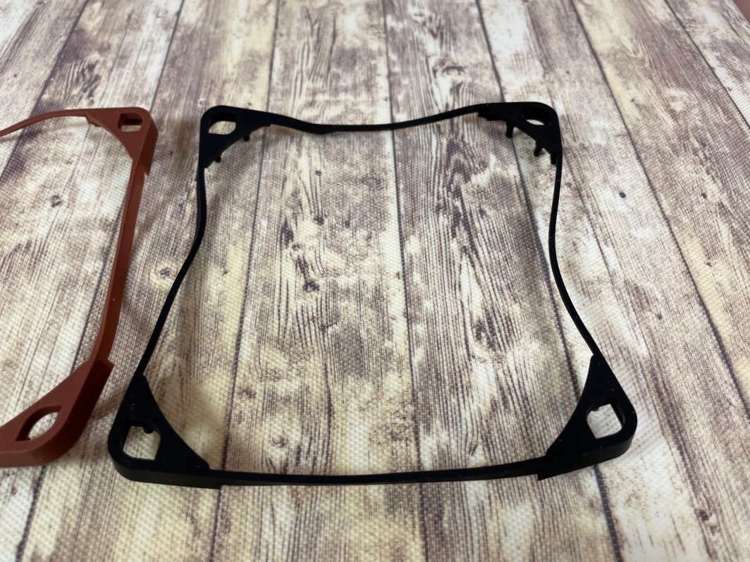 Set gasketash anti vibrim Noctua NA-SAVG2 chromax.black, për ventilator 140mm, 3 copë, të zezë