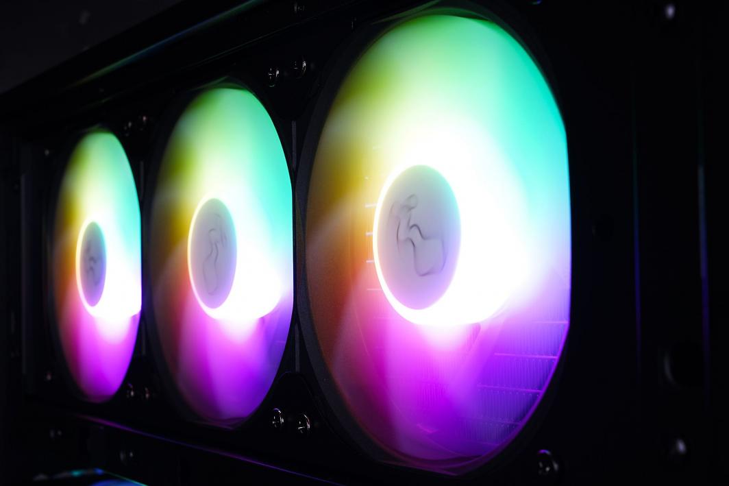 Kasë In Win N515, Midi Tower