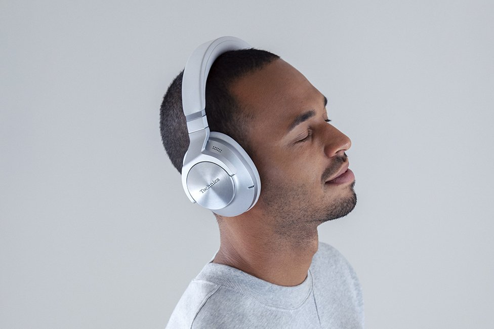 Kufje over ear Technics EAH-A800E-K, pa tela, Bluetooth, argjendta