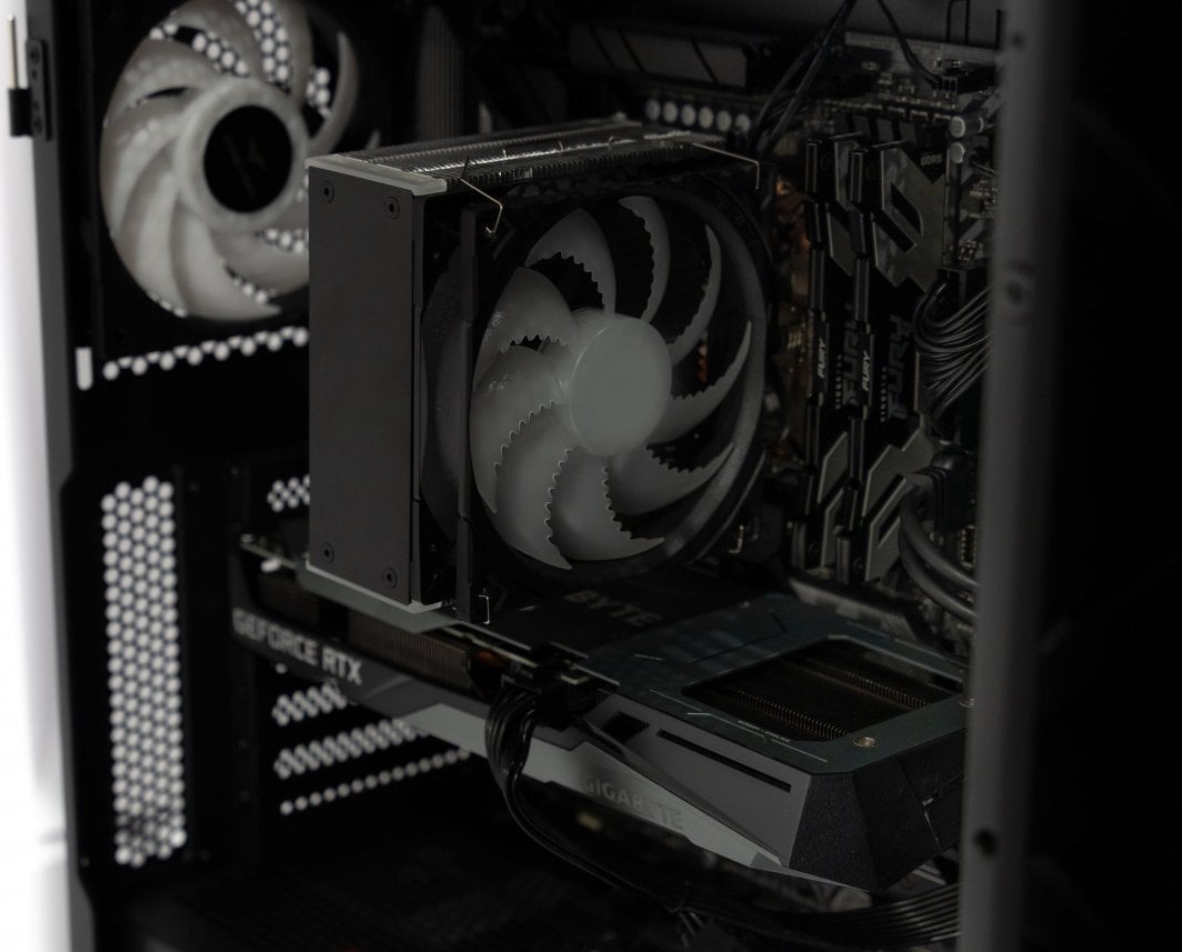 Kompjuter Nest PRO 800 ARGB Intel Core i5-13600K, 32 GB RAM, Nvidia RTX 4080 SUPER, 512 GB M.2 SSD, Windows 11 Pro