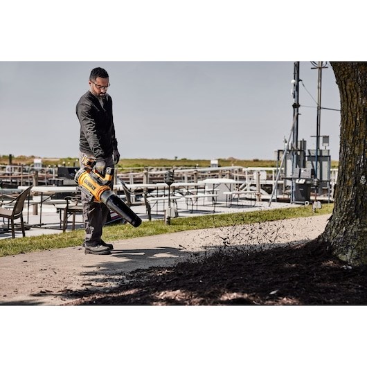 Fshesë me ajër Dewalt XR FlexVolt DCMBL777X1 QW, 54V, brushless, e verdhë