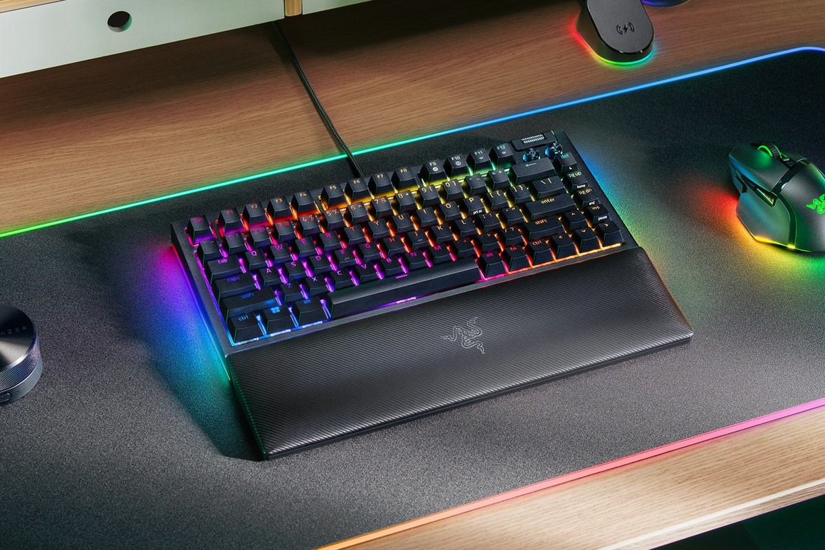 Tastierë lojërash Razer BlackWidow V4 75%, Razer Orange, RGB, e zezë