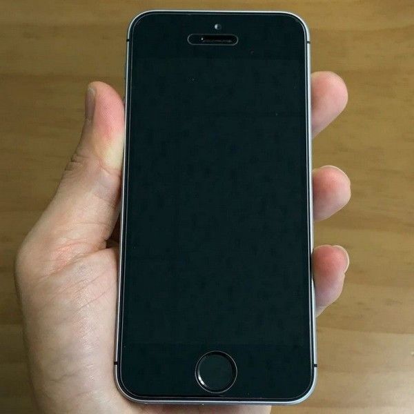 Xham mbrojtës Spigen GLAS.TR SLIM për iPhone 7/8 / SE 2020