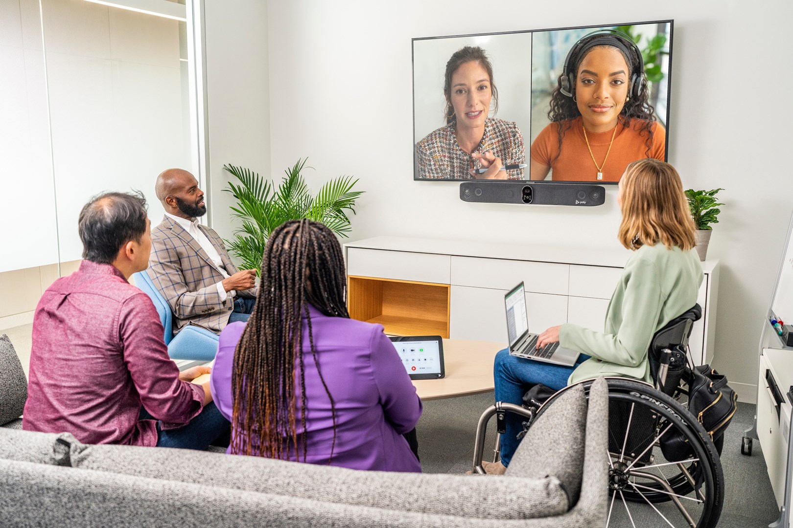 Video bar Poly Studio X70, 4K, universale, e zezë