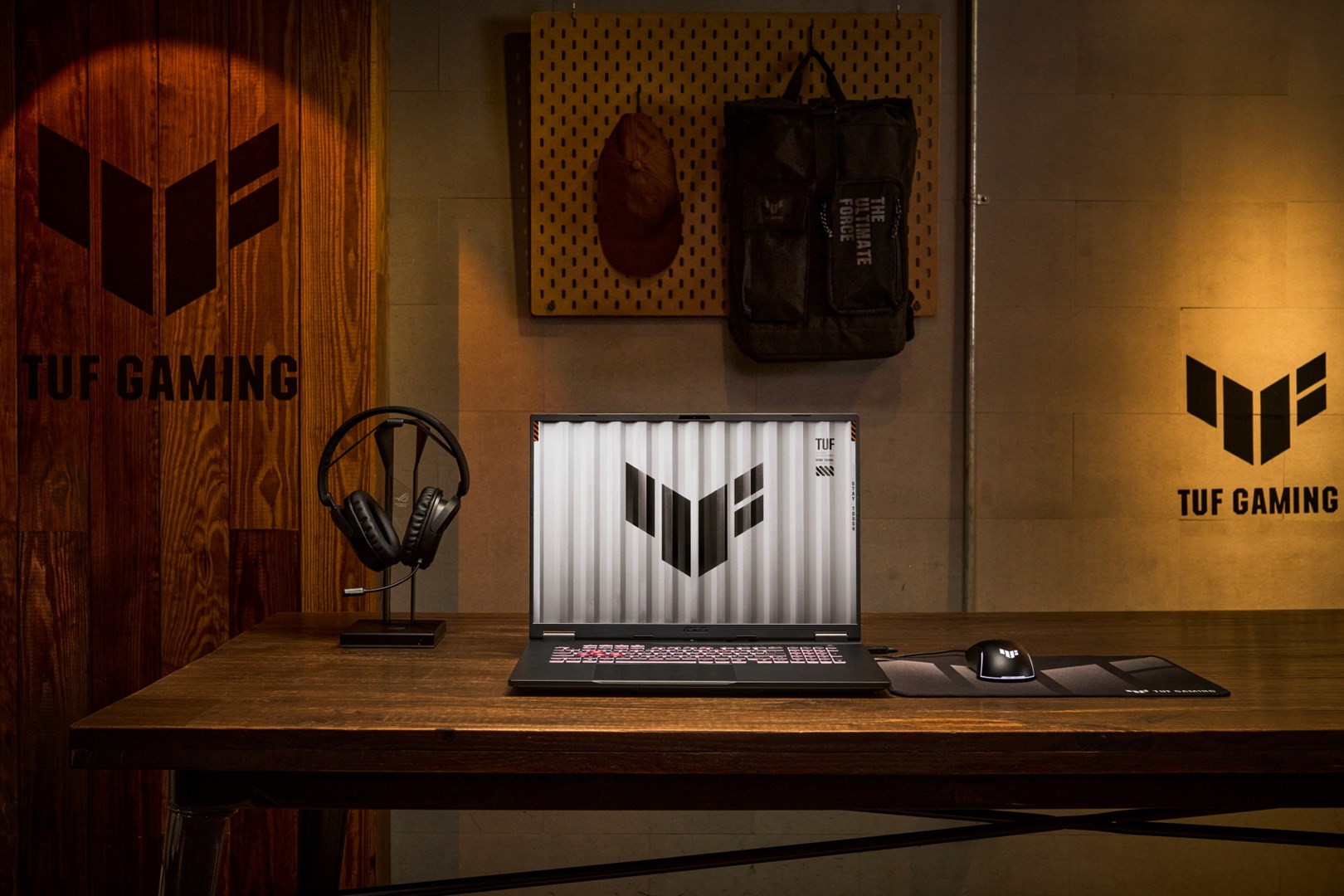 Laptop gaming ASUS TUF Gaming A18 FA808UM S9058, 18", Ryzen 7, RTX, i zi