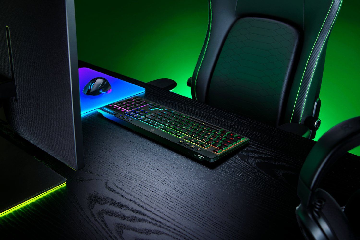 Tastierë Razer BlackWidow V4 Low Profile HyperSpeed, mekanike, wireless, e zezë
