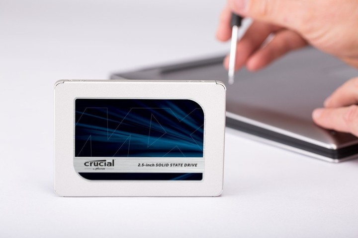 Disk i brendshëm SSD Crucial MX500 - 250GB          