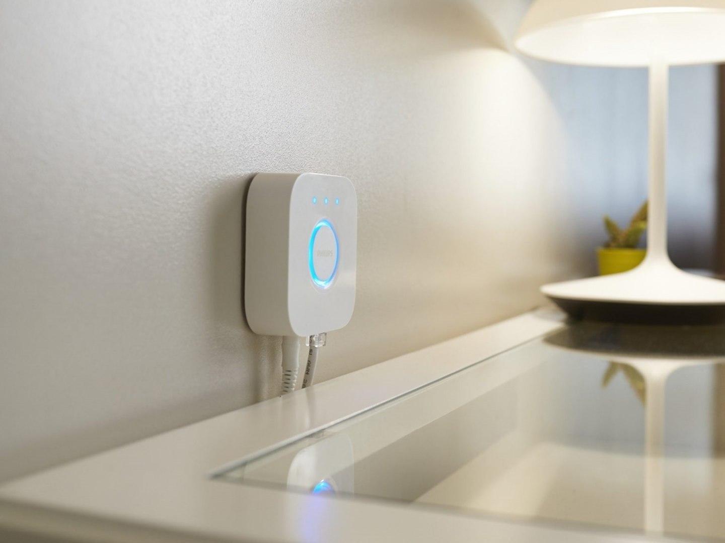 Qendër ndriçimi Philips Hue Bridge, Zigbee, kontroll përmes aplikacionit, e bardhë