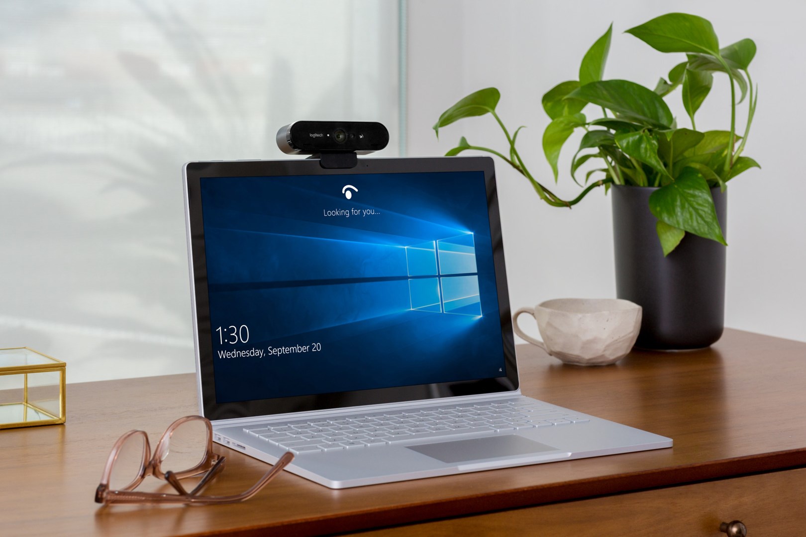 Webcam Logitech Brio, 4K, Windows Hello, e zezë