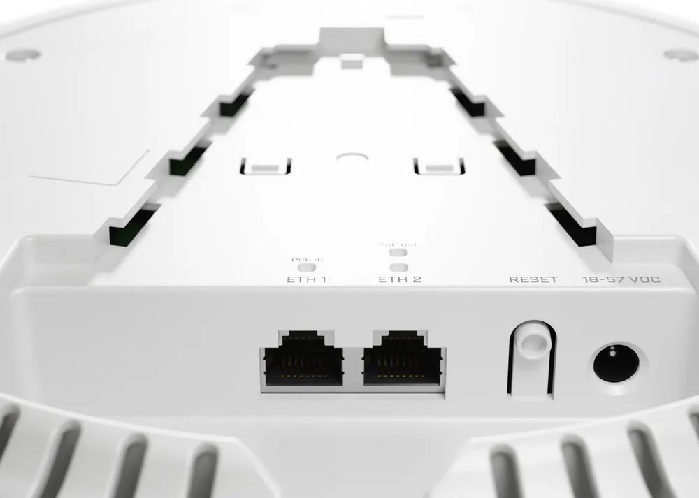 Access point tavani MikroTik cAP ax, Wi‑Fi 6, dual band, i bardhë