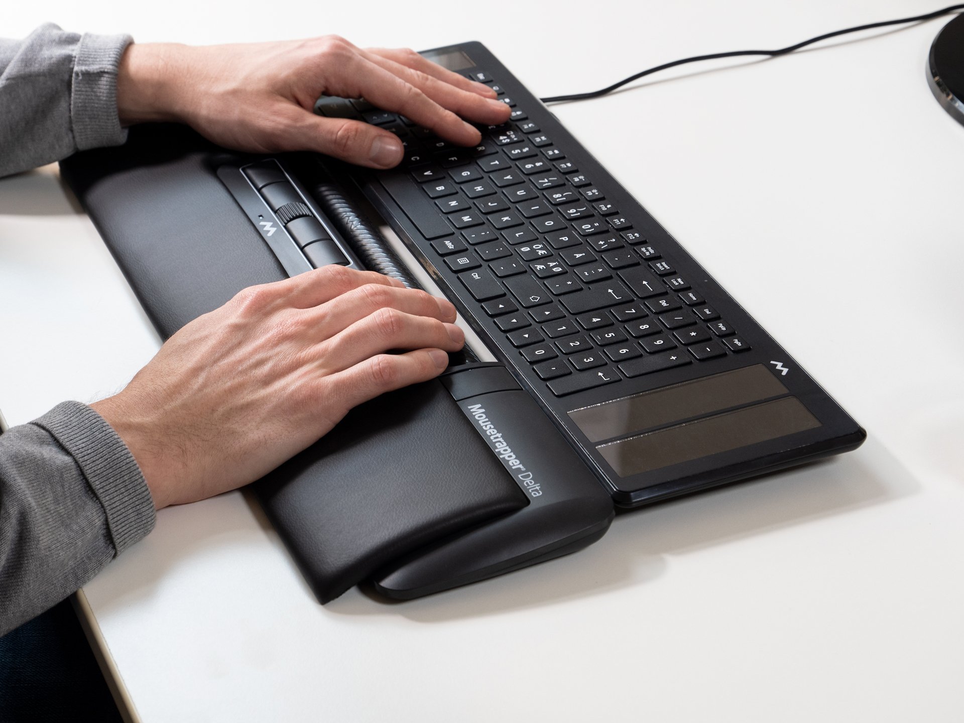 Maus ergonomik Mousetrapper Delta, qendror, USB A, i zi