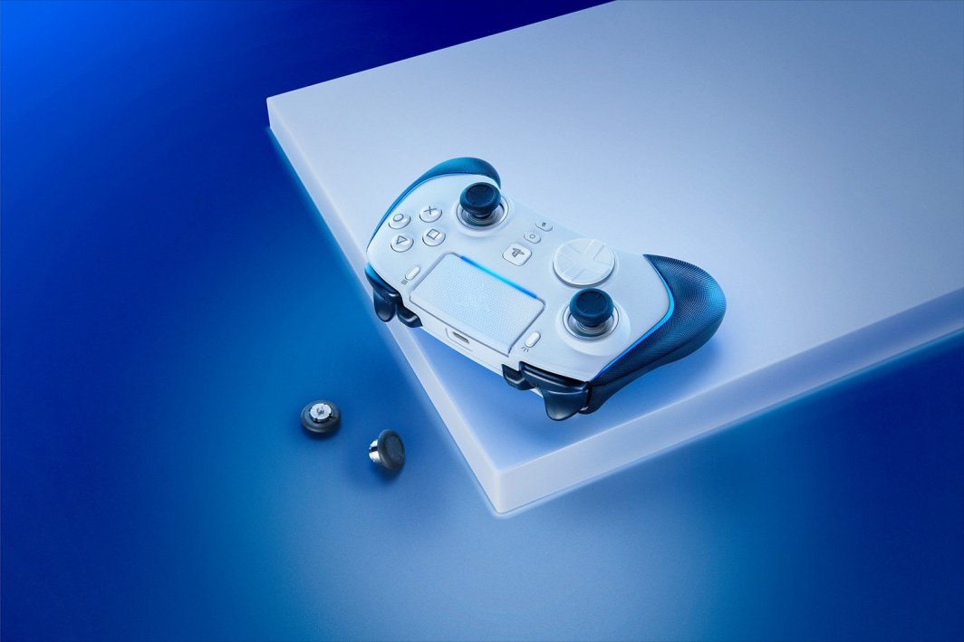 Kontroller Razer Wolverine V2 Pro, wireless / me kabllo, i bardhë