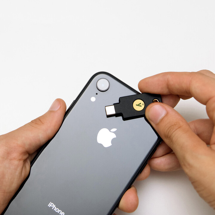 USB-C YubiKey 5C NFC (NFC, MIFARE)