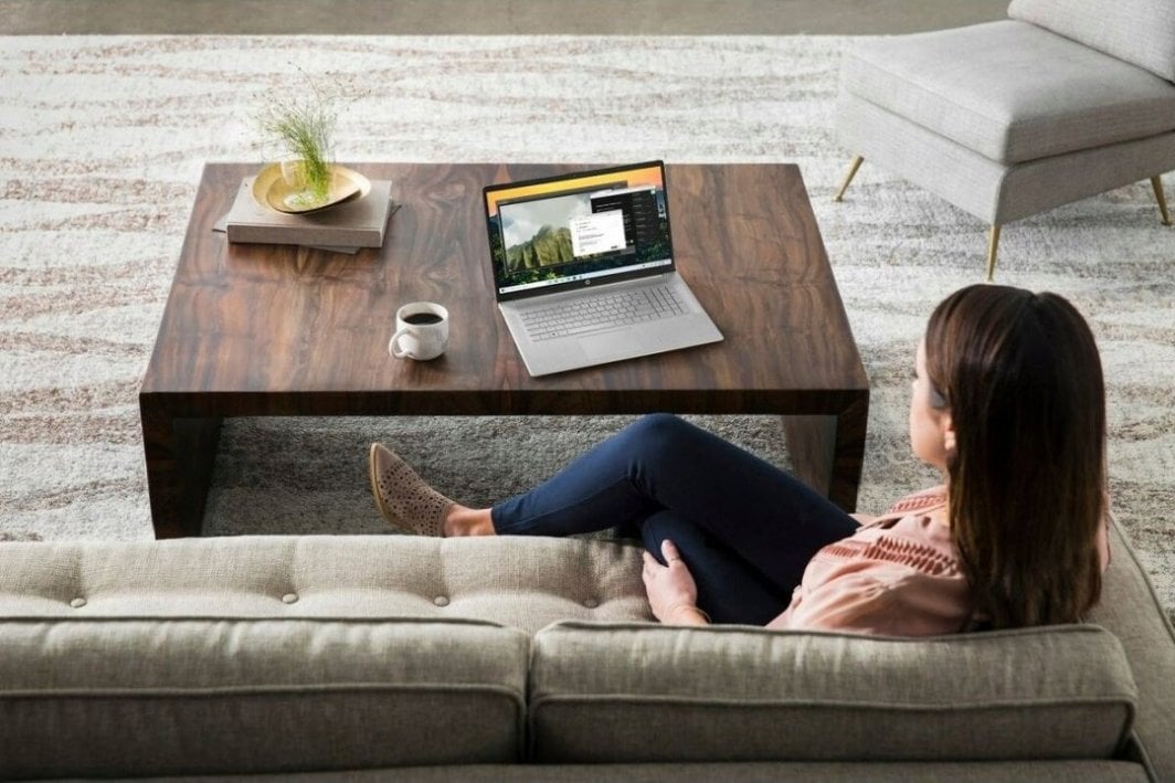 Laptop HP 17-cn3053cl, 17,3", Intel Core 5-1335U, 12GB RAM, 512GB SSD, Iris Xe