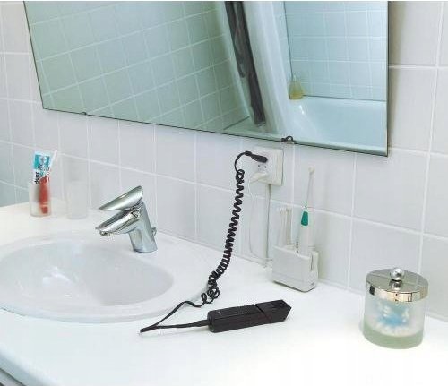 Adapter prizash Kopp Europe to Europe, 3 në 1, 2.5A, i bardhë