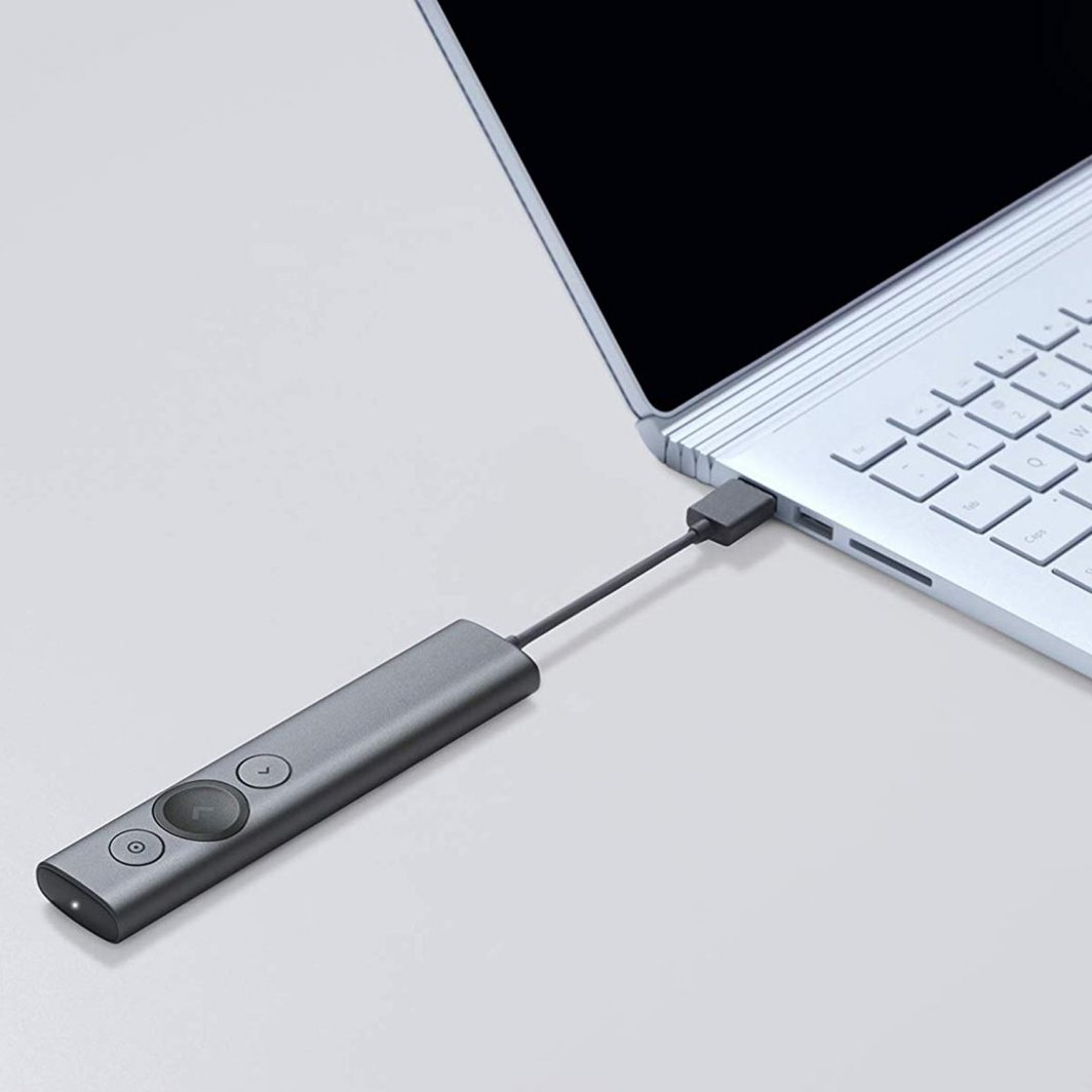 Prezantues Logitech Spotlight, i hirtë