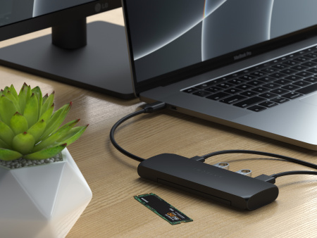 [OUTLET] Përshtatës Satechi Aluminium USB-C Hybrid Multiport me kuti për SSD, i zi