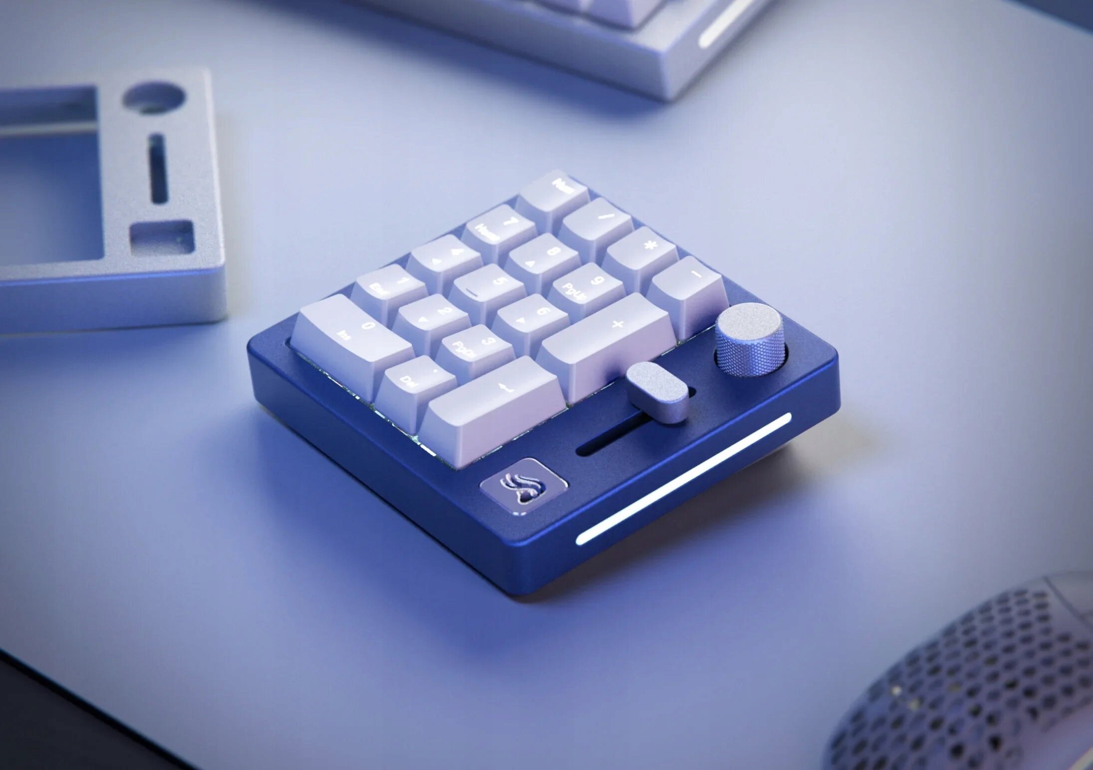 Kornizë numerike Glorious GMMK Numpad Top Frame, alumini, për GMMK Numpad, blu e errët