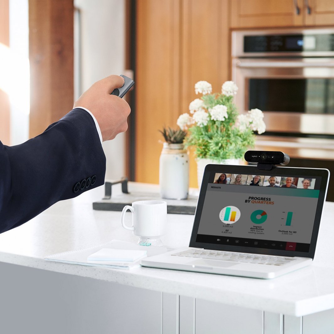 Prezantues Logitech Spotlight, i hirtë