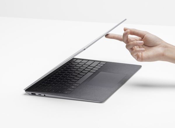 Лаптоп Microsoft Surface Laptop 4, 34.3 cm (13.5"), Intel® Core™ i7, 16GB RAM,	512 GB SSD, Intel Iris Xe Graphics
