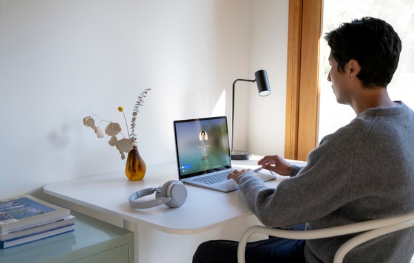 Лаптоп Microsoft Surface Laptop 4, 34.3 cm (13.5"), Intel® Core™ i7, 16GB RAM,	512 GB SSD, Intel Iris Xe Graphics