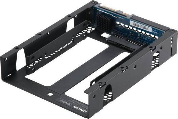 Përshtatës QNAP për disqe 2.5" në 3.5", i zi