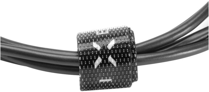 Kabllo për të dhëna dhe karikim FIXED me lidhës Lightning, 2 m, MFI, 2.4A, e zezë