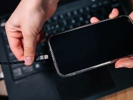 Kabllo karikimi TRACER USB A në Lightning, 1m, 48W, e zezë
