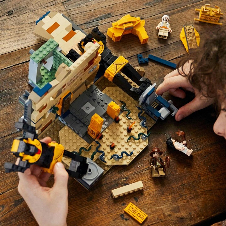 Set LEGO® Indiana Jones™ 77013 Escape from the Lost Tomb