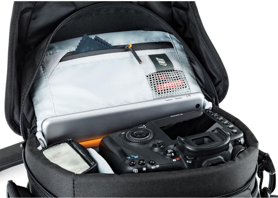 Çantë fotografike Lowepro Nova 160 AW II, për DSLR, rezistente ndaj shiut, e zezë