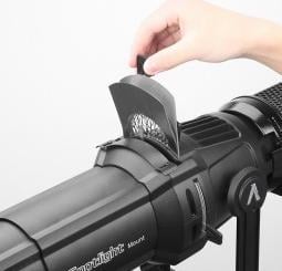 Projektor drite Aputure Spotlight 26°, montim Bowens, i zi