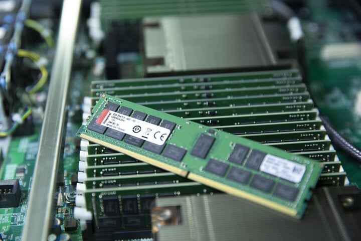 [OUTLET] Memorie RAM Kingston Server Premier, 32GB DDR4, 2666 MHz, ECC, CL19, 2Rx4, Hynix D IDT