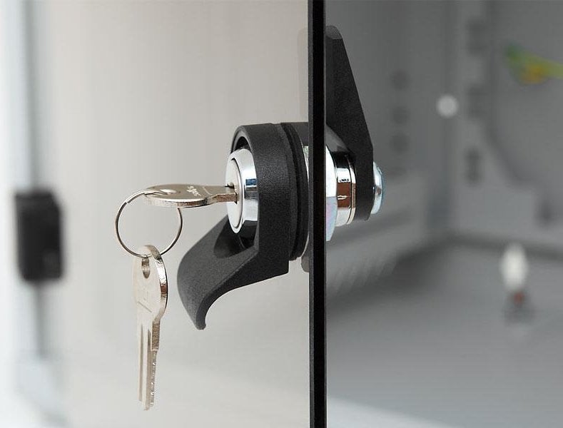 Rraf Sistemesh Mural Triton 19" RBA, 12U, thellësi 560mm, derë xhami