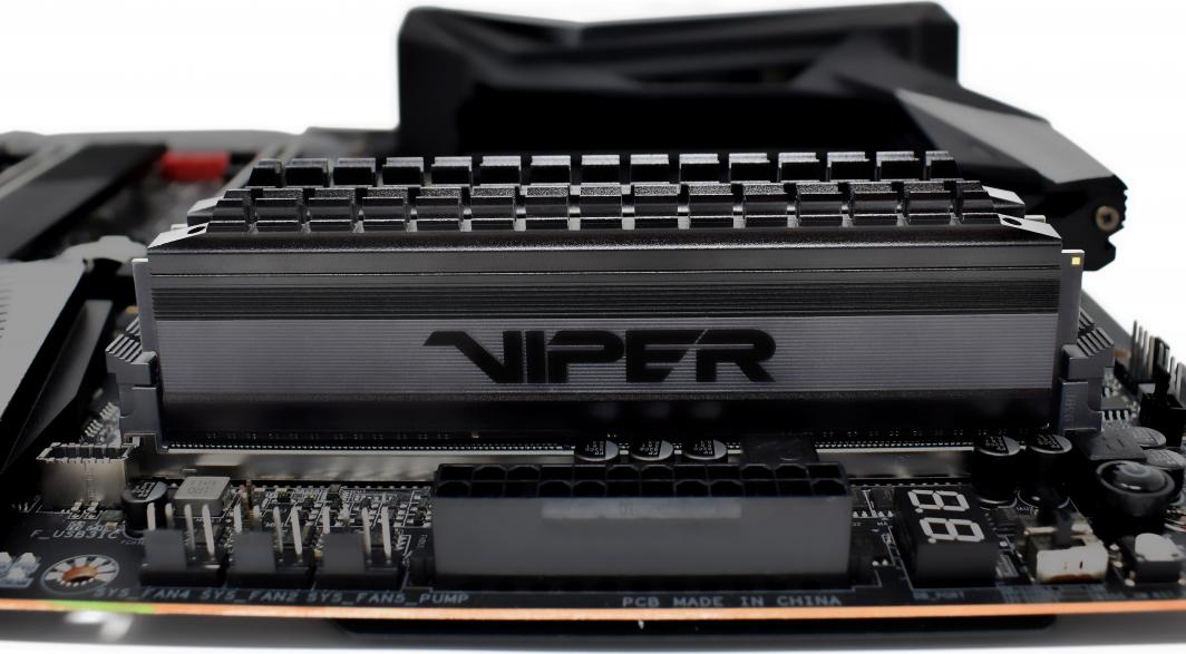 Memorie Patriot Viper 4 BLACKOUT, DDR4, 16 GB, 3200 MHz, CL16, PVB416G320C6K