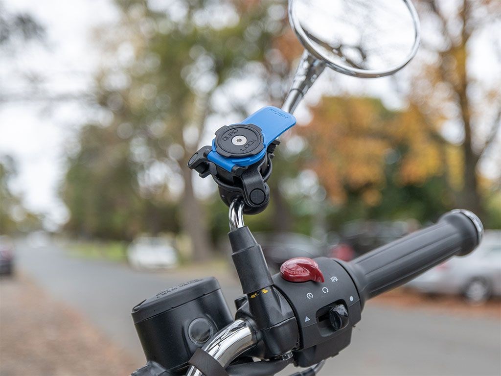 Mbajtës telefoni për motor Quad Lock, montim në pasqyrë, najlon i përforcuar, i zi