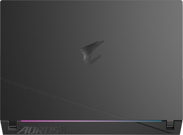 Лаптоп GIGABYTE AORUS 17 (2023), Intel Core i7 13700H, 16 GB DDR5, 1 TB SSD, NVIDIA GeForce RTX 4070, црна боја