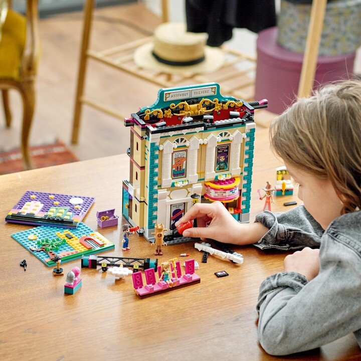 Set lodër LEGO® Friends 41714 Andrea and the theater school, 1154 pjesë