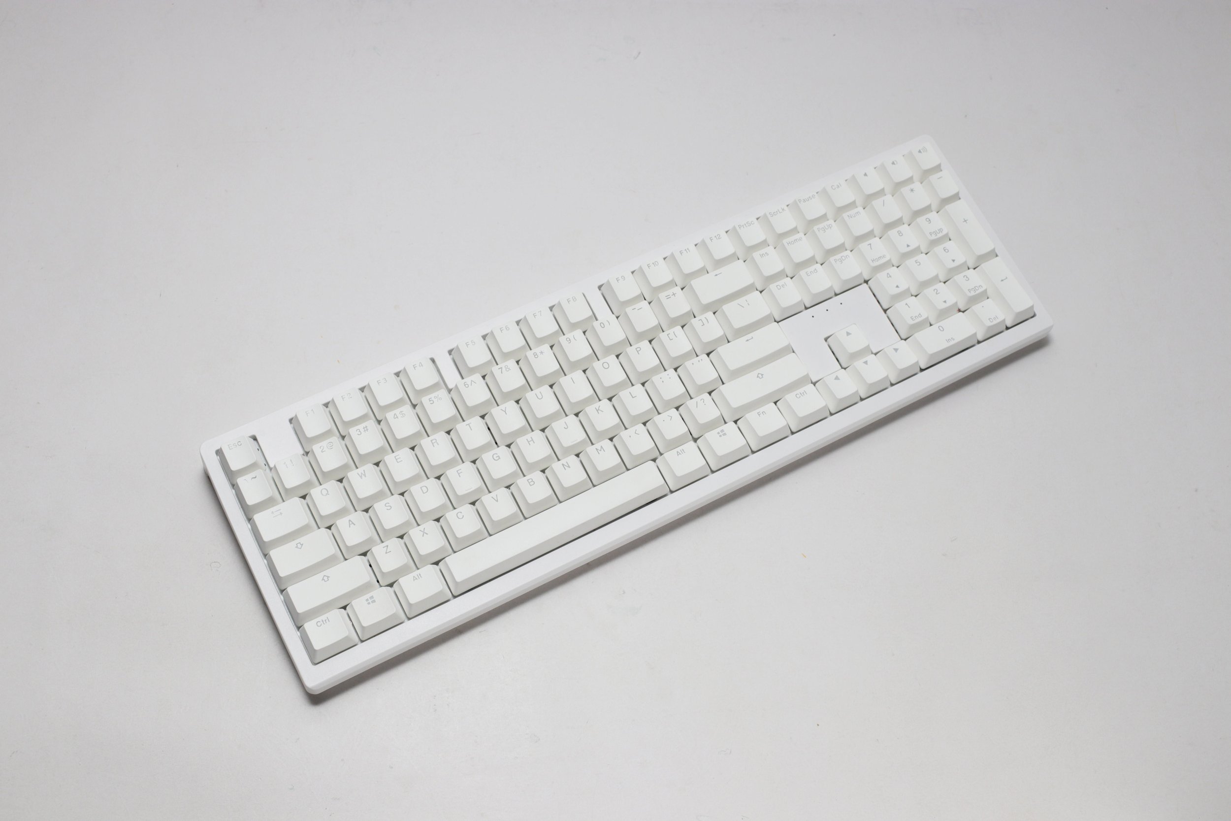 Tastierë gaming Ducky Zero 6108 Pure White, wireless, RGB, Cherry MX2A Red, US ANSI, e bardhë