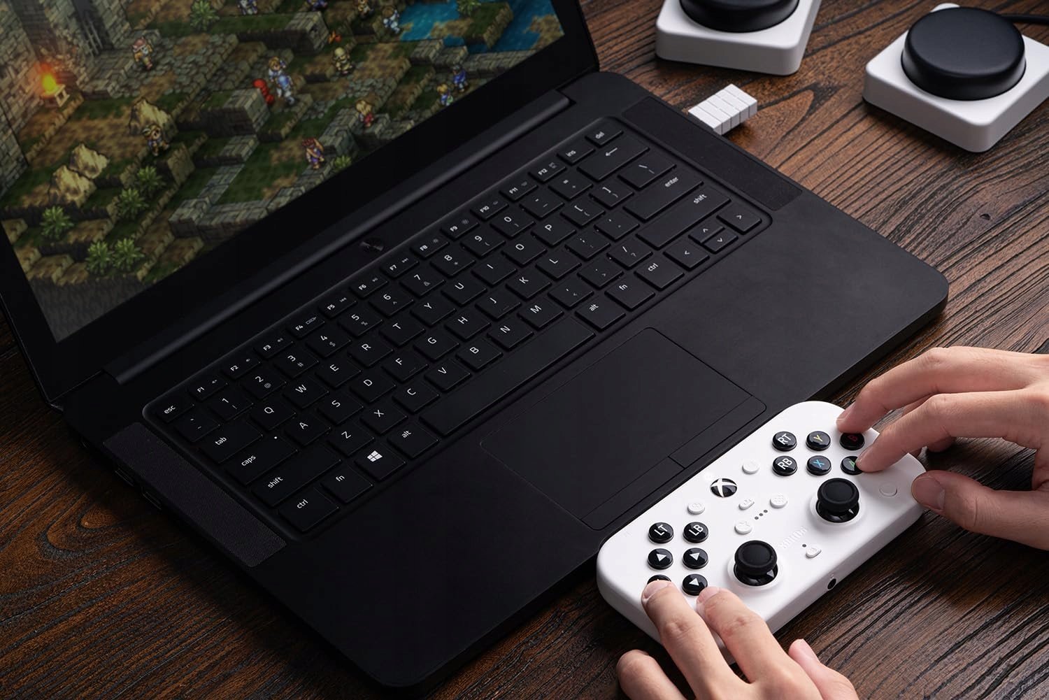 Gamepad 8Bitdo Lite SE, wireless 2.4G, Xbox Series X S Xbox One PC, i zi