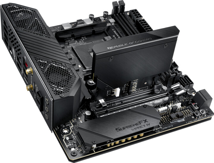 Pllakë amë ASUS ROG Crosshair VIII Impact - AMD X570 