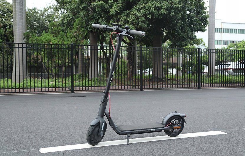 Trotinet elektrik Navee V50, 560W, 50km autonomi, i zi