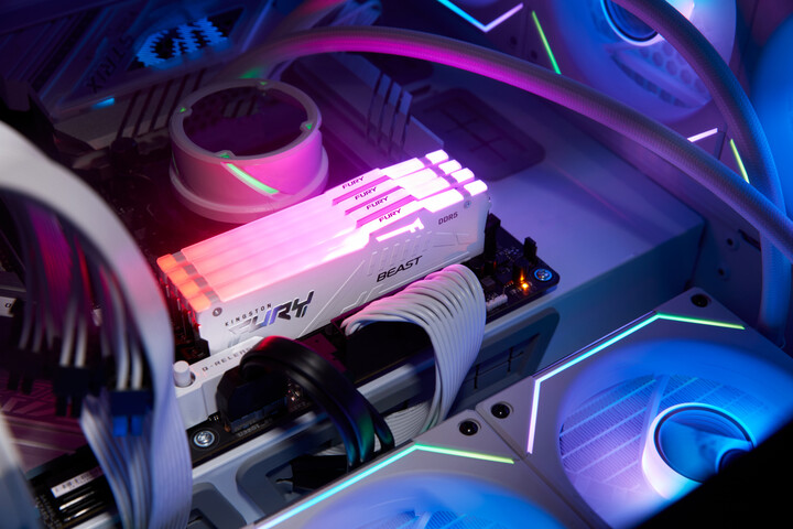 Module të memories Kingston Fury Beast White RGB 64GB (2x32GB) DDR5 5200 CL36, AMD EXPO