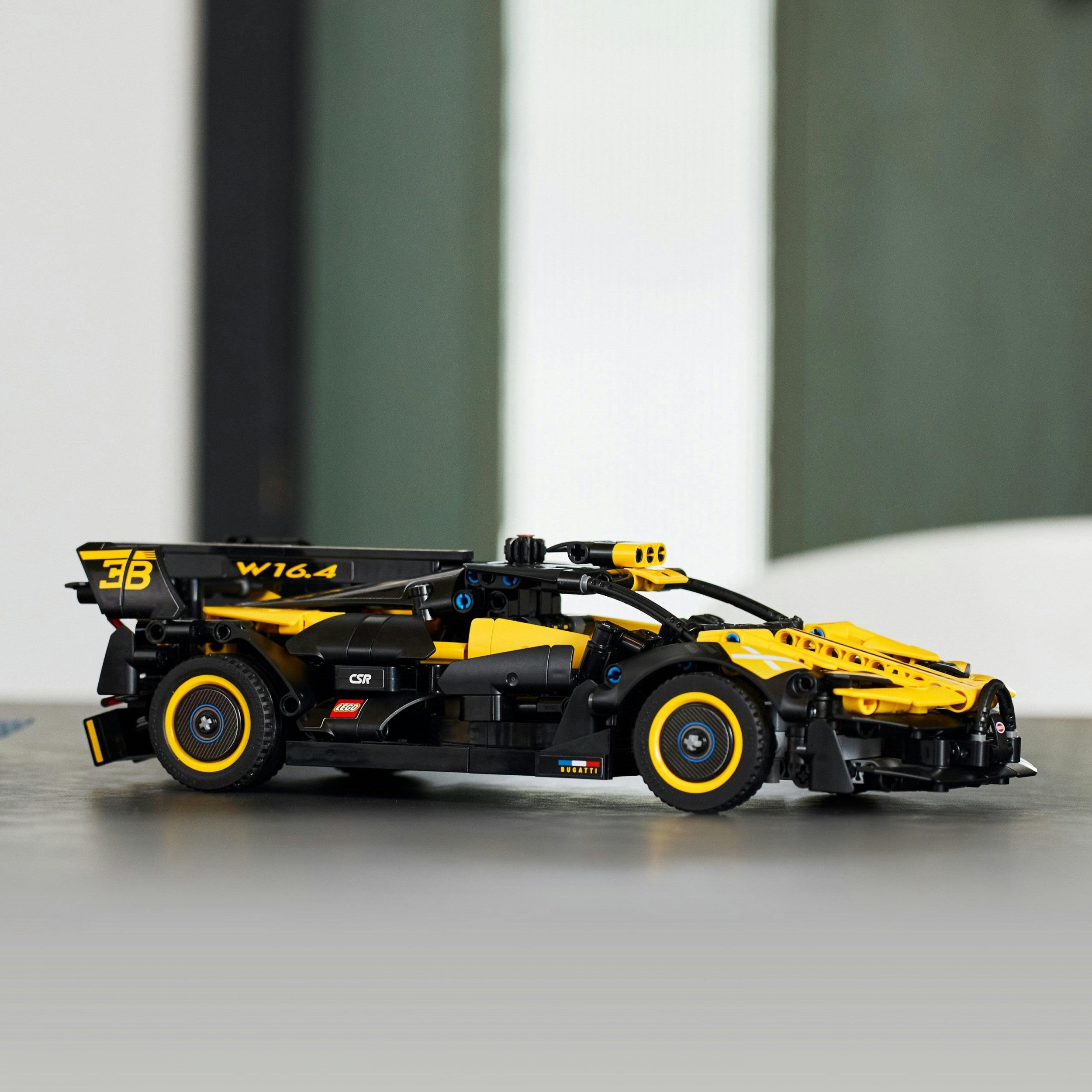 Set ndërtimi LEGO Technic Bugatti Bolide 42151, makinë garuese, për fëmijë 9+