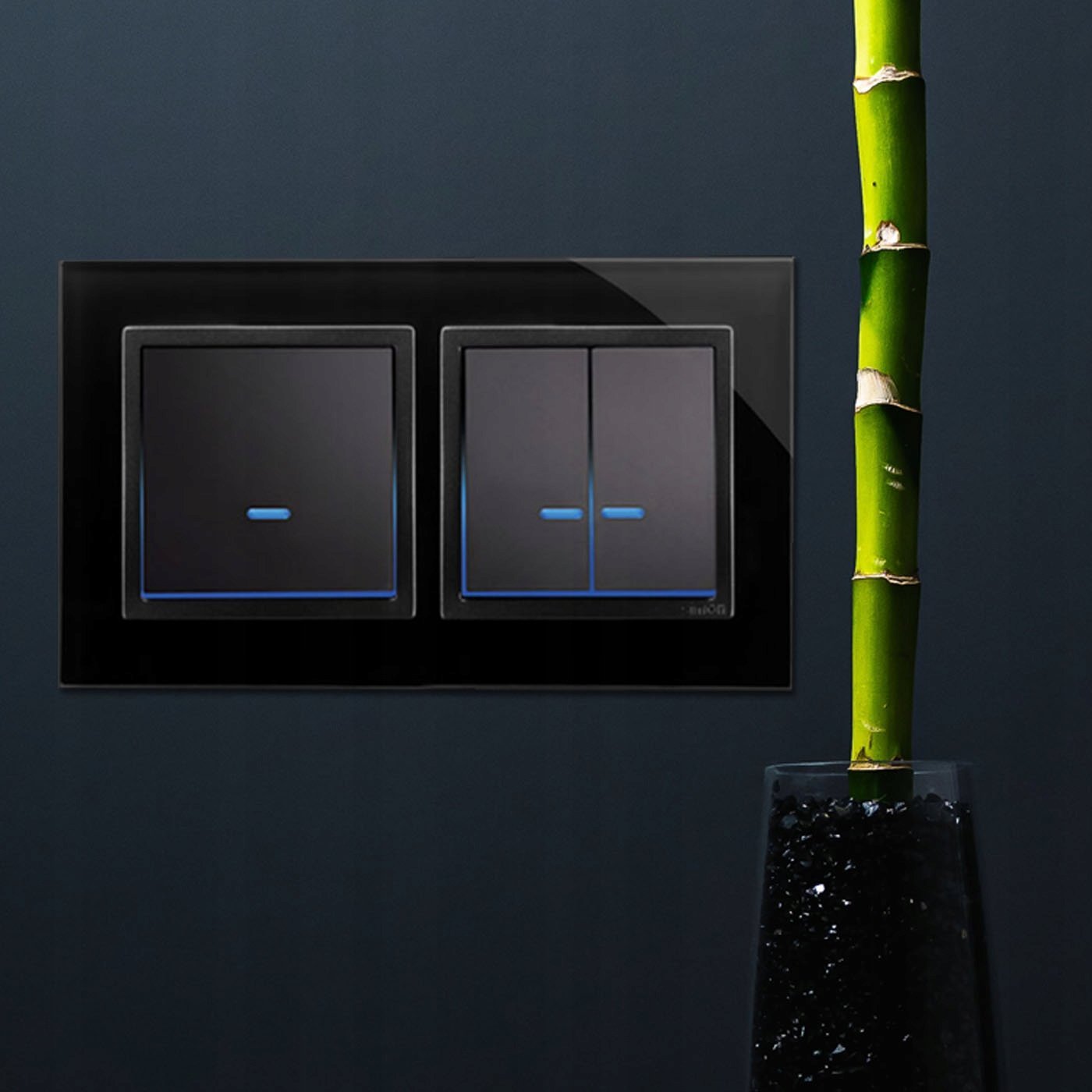 Prizë Kontakt Simon 54 DGZ1BZ.01/49A, modul IP44 16A 250V, kapak transparent, e zezë mat