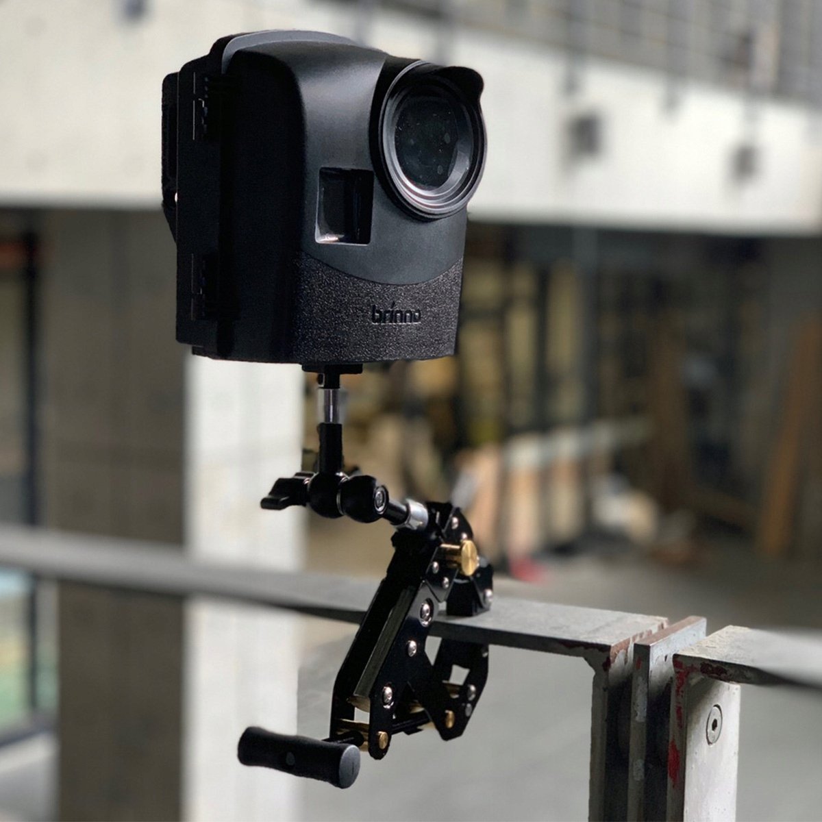 Kapëse për kamerë Brinno ACC1000P Clamp Plus, çelik inox, rrotullim 360°, e zezë