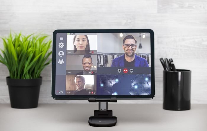 Mbajtëse tavoline Cellularline Table Stand, për telefona dhe tabletë, e zezë